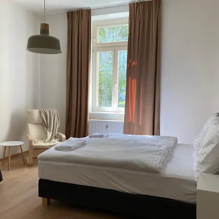 Zizkov Tower Aparthotel 3*