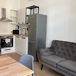 アパートホテル Zizkov Tower 3*