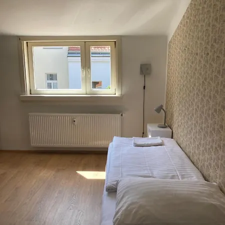 Zizkov Tower 3* פראג
