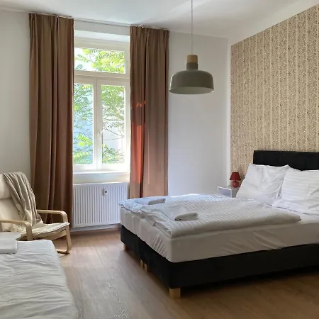 Lägenhetshotell Zizkov Tower 3*