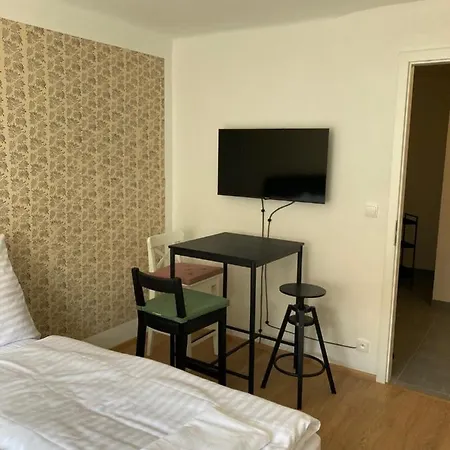 Zizkov Tower Lägenhetshotell Prag