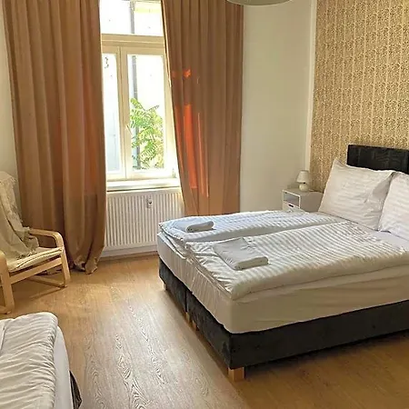 Zizkov Tower Apartahotel 3*